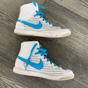 Old School Nike woman Baskets size 8